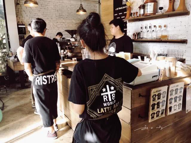 奇葩咖啡喝法_奇葩咖啡馆_奇葩咖啡机