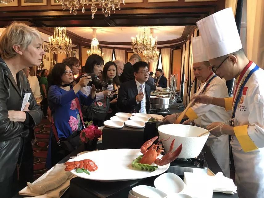 名流美食国际饭店_名流国际美食_名流美食国际酒店地址